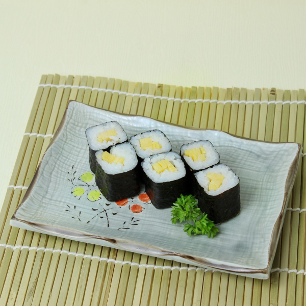 MAKI TRỨNG