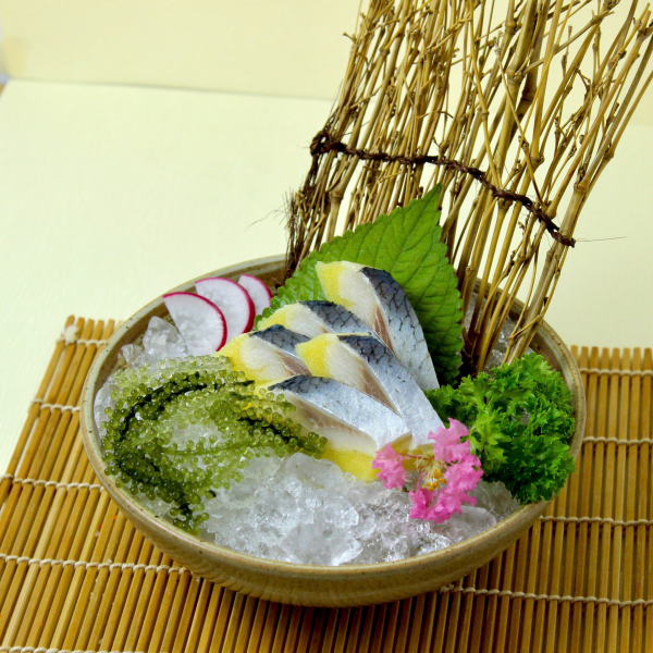 SASHIMI CÁ TRÍCH ÉP TRỨNG